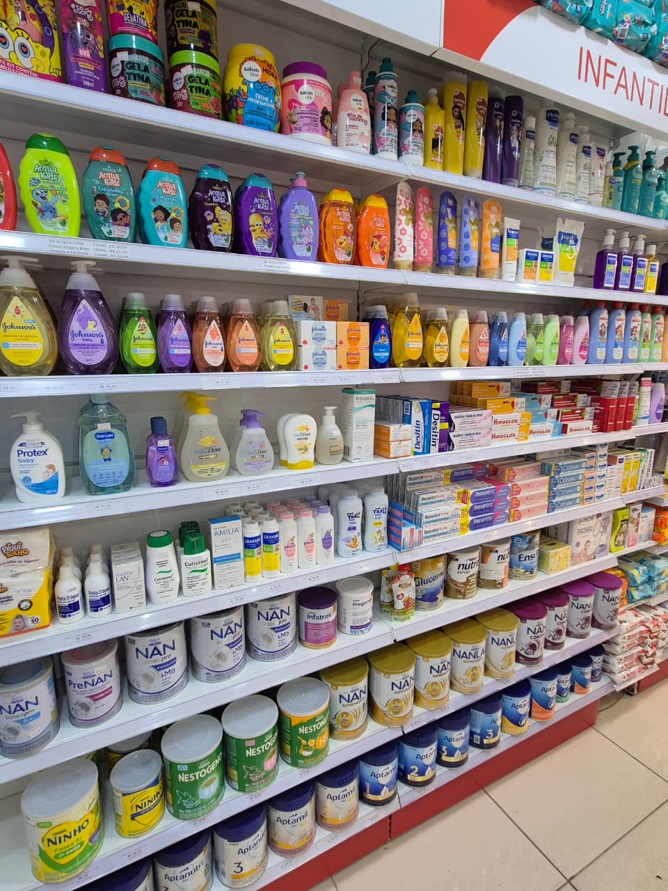 Seção infantil da Farmácia Juquehy
